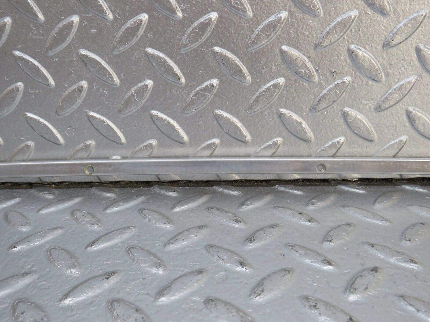 33805 Mercedes-Benz W201 190E 2.0L Sunroof Chrome Trim