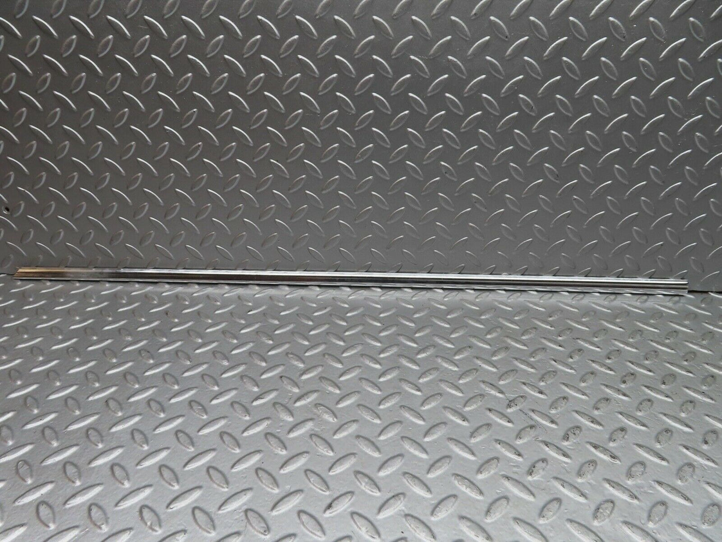 21040 Mercedes-Benz W123 230E Front Left Door Chrome Moulding Trim