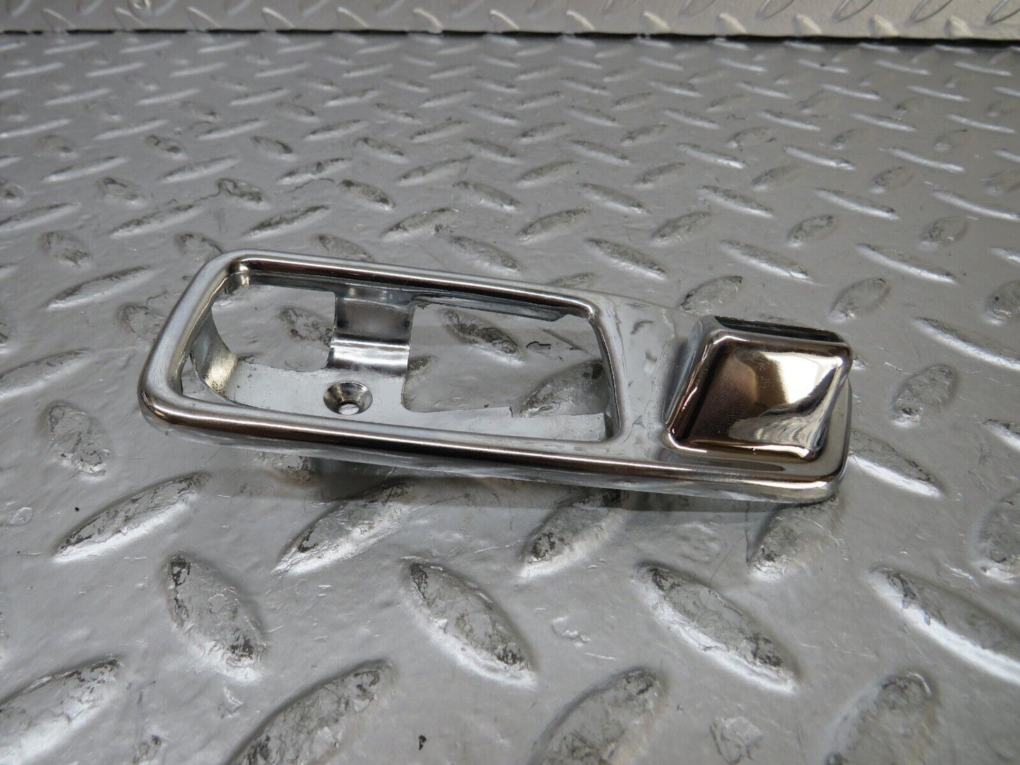 26073 Mercedes-Benz W116 450SE Chrome Frame For Door Handle Left 1167660111