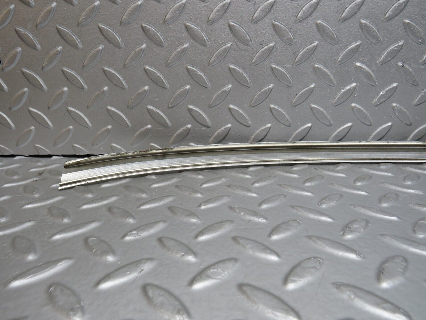39277 Mercedes-Benz R107 500SL Coupe Front Windscreen Lower Chrome Trim