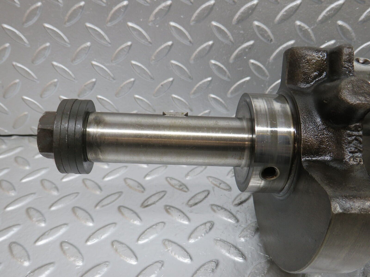 32813 Mercedes-Benz C107 R107 350 V8 Crankshaft 1160310801