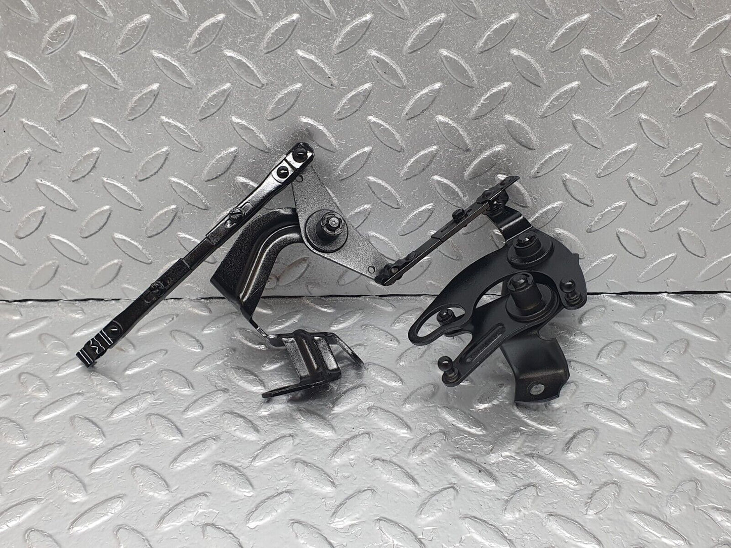 43568 Mercedes-Benz C126 380SEC Coupe Throttle Linkage