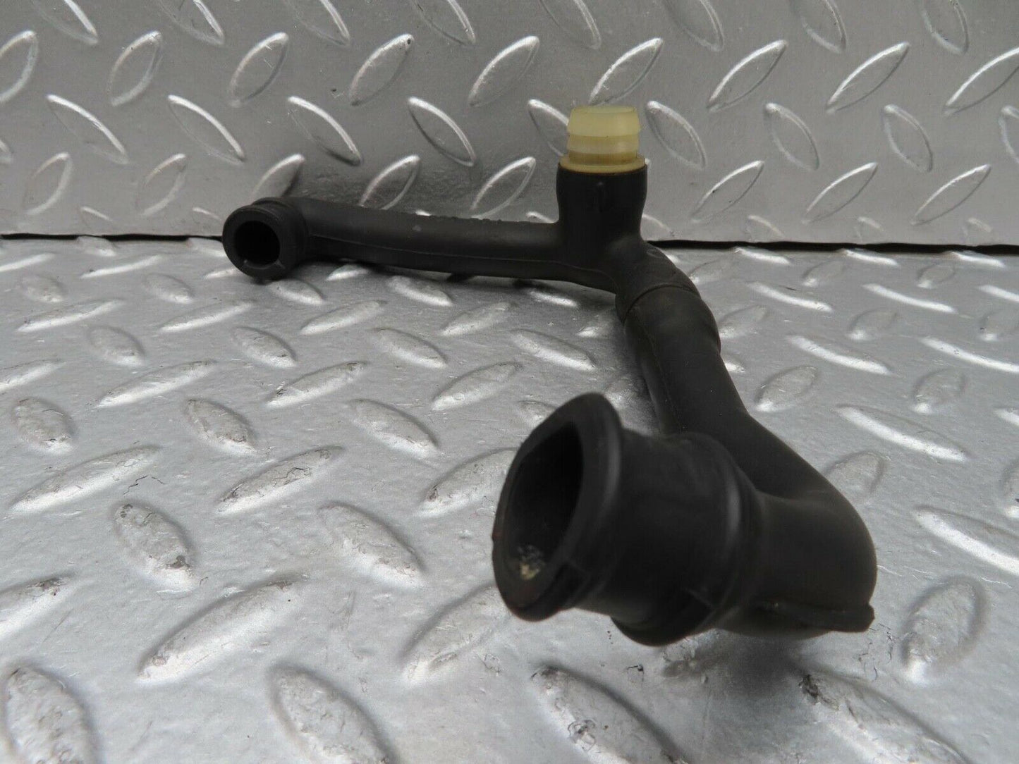 15334 Mercedes-Benz W123 230E Air Intake Pipe 1020941682