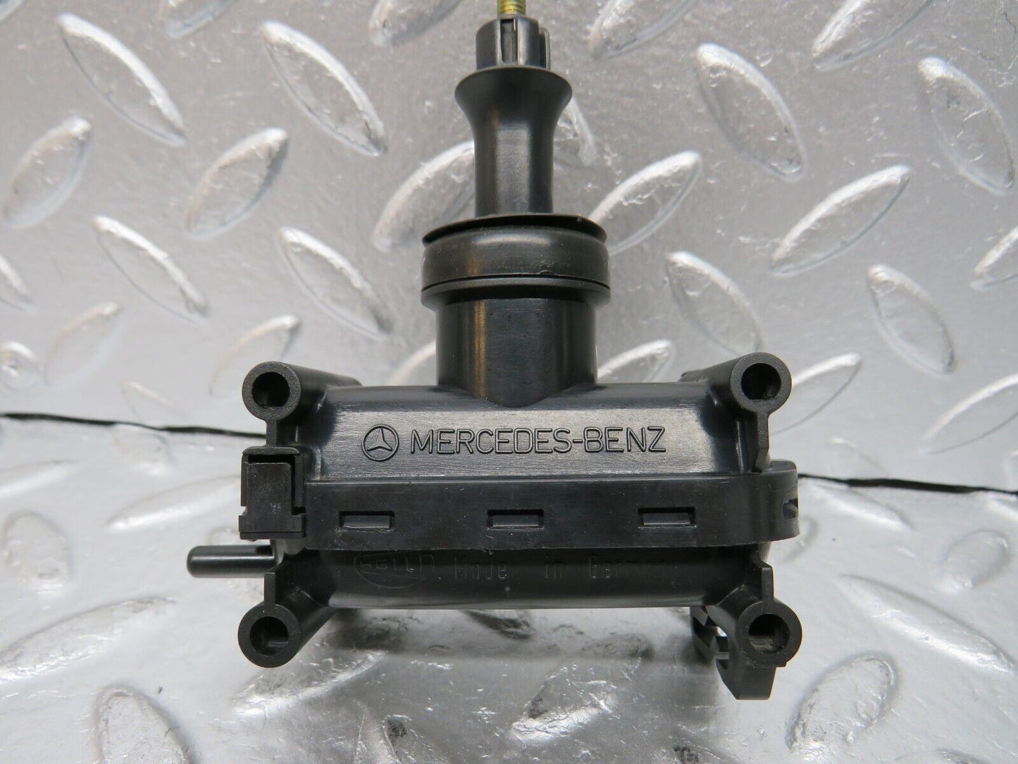 32449 Mercedes-Benz S124 300TE Wagon Door Lock Vacuum Actuator Rear Left