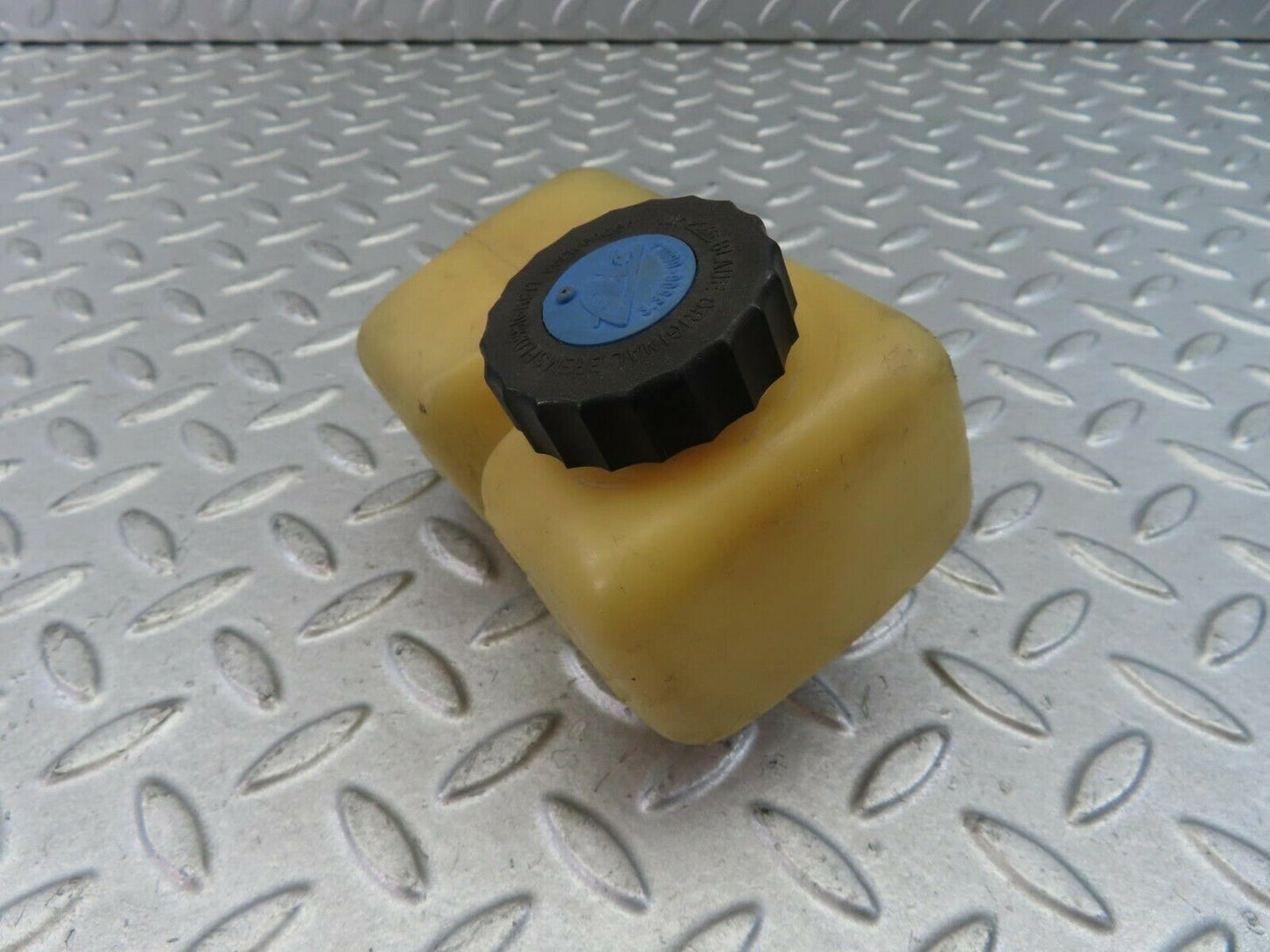 8627 Mercedes-Benz W111 Brake Fluid Reservoir Tank