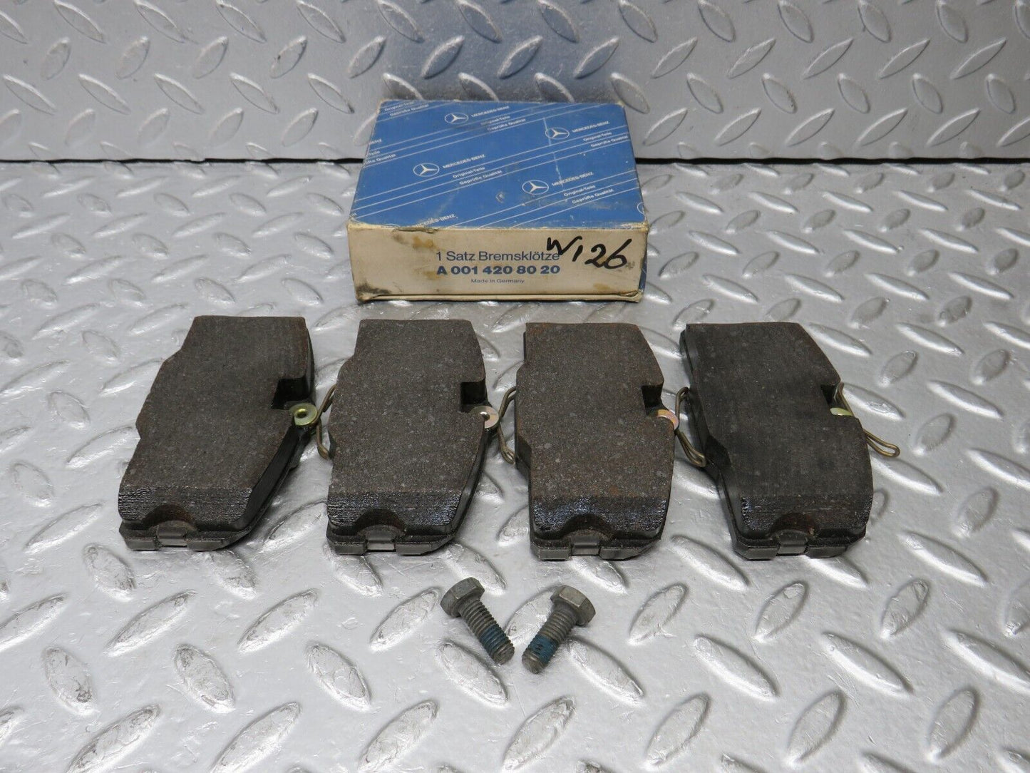 38214 Mercedes-Benz W126 Genuine Front Brake Pads New 0014208020