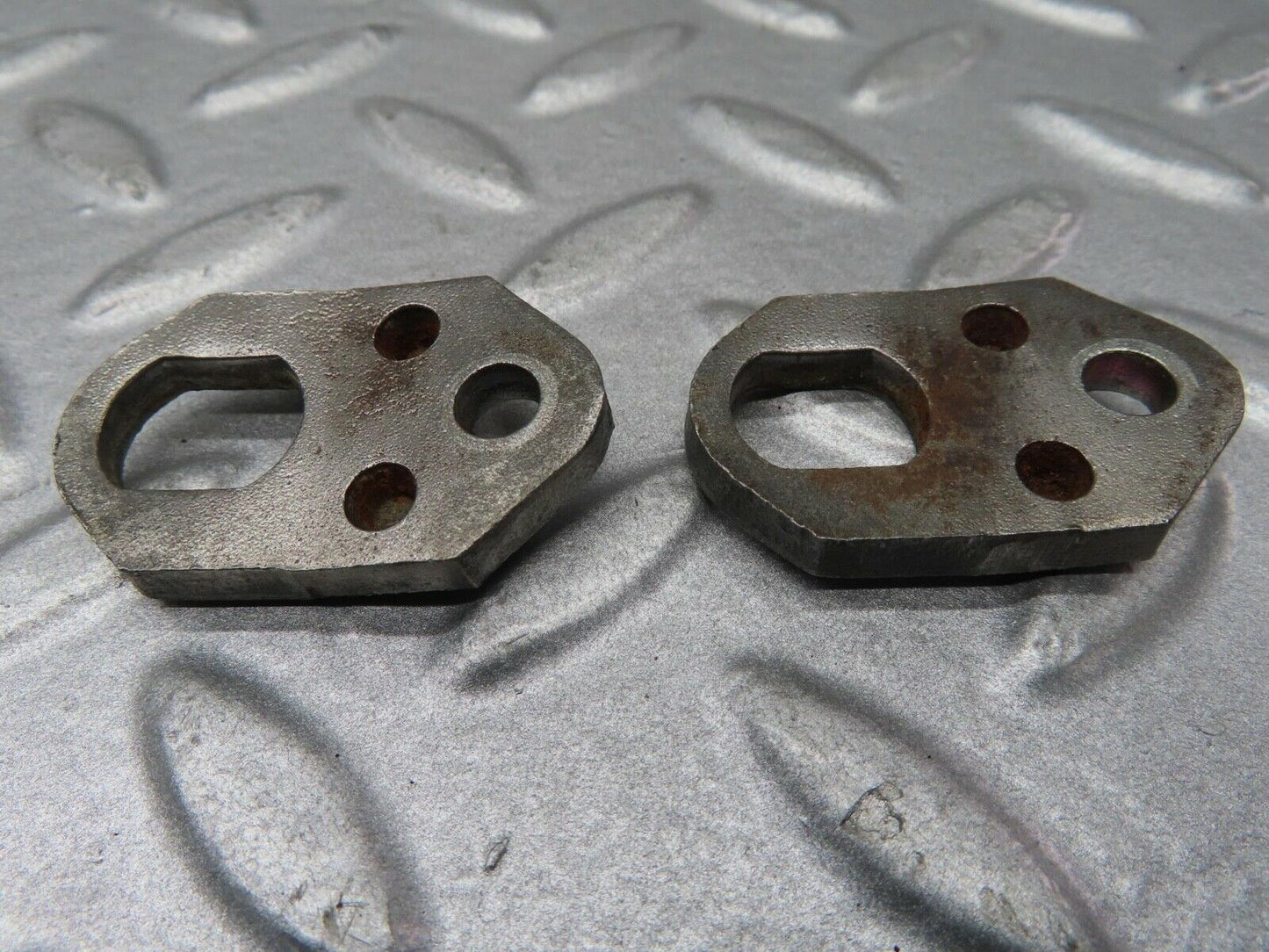 16743 Mercedes-Benz C107 380SLC Fuel Injector Bracket Pair
