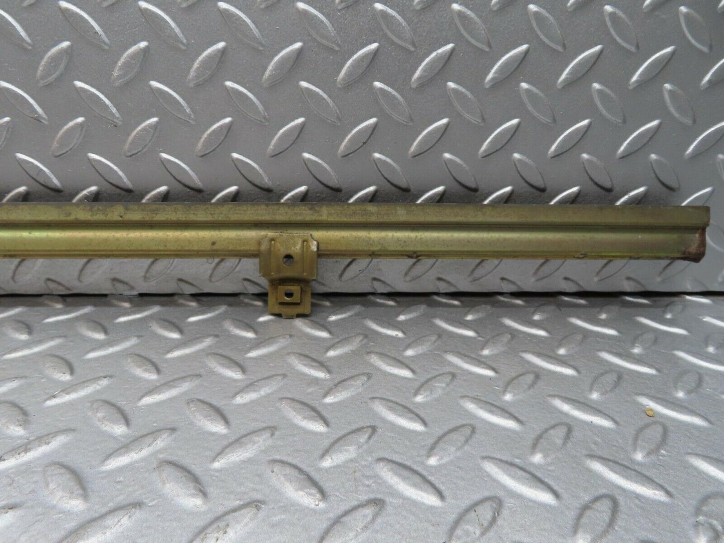 1110 Mercedes-Benz C123 230CE Coupe Front Right Door Window Bottom Rail