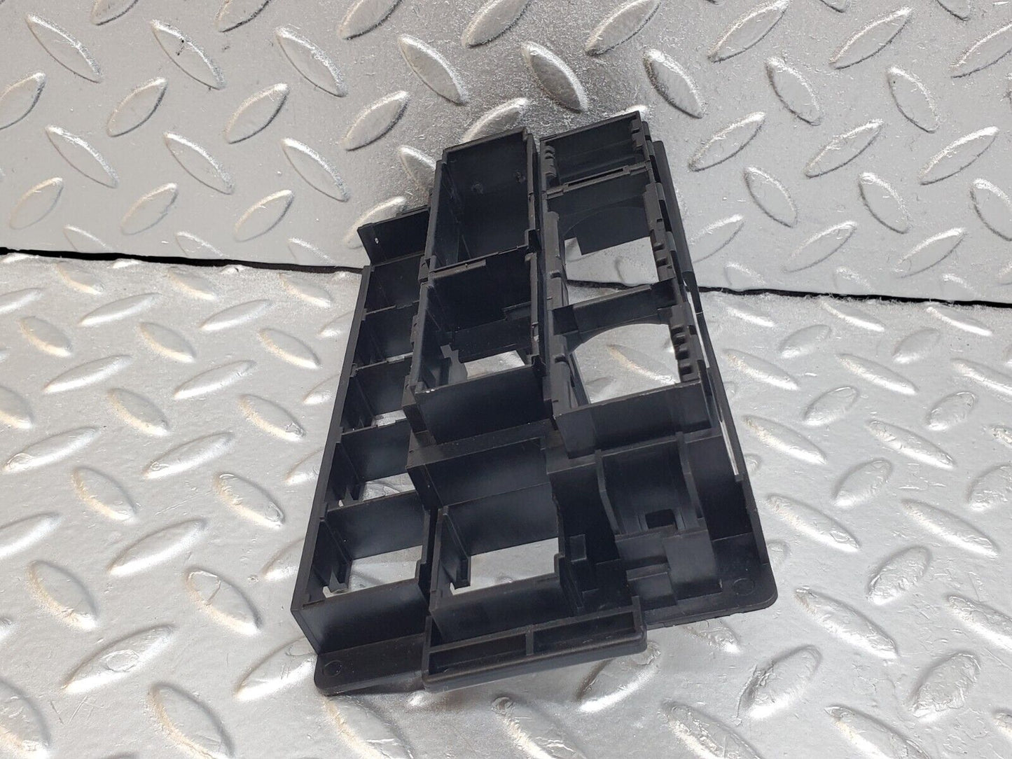 44723 Mercedes-Benz W124 220E Fuse Relay Holder Bracket 1245450140
