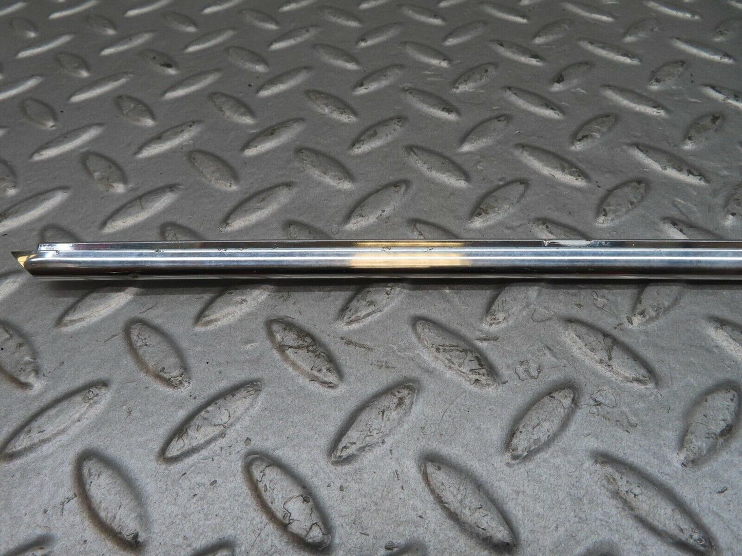 13186 Mercedes-Benz W111 220S Front Right Door Window Chrome Frame