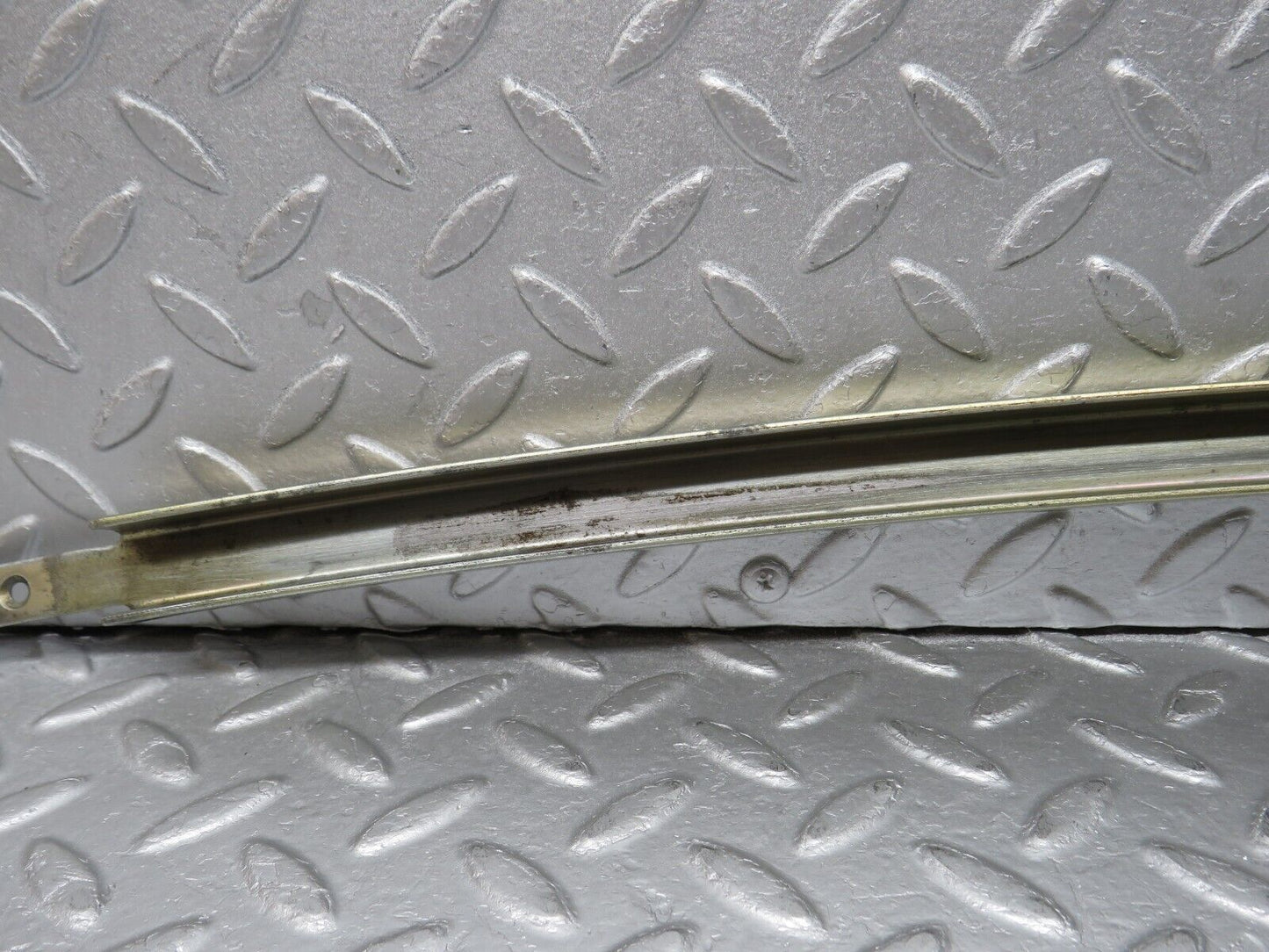 39138 Mercedes-Benz R107 500SL Front Right Door Window Channel