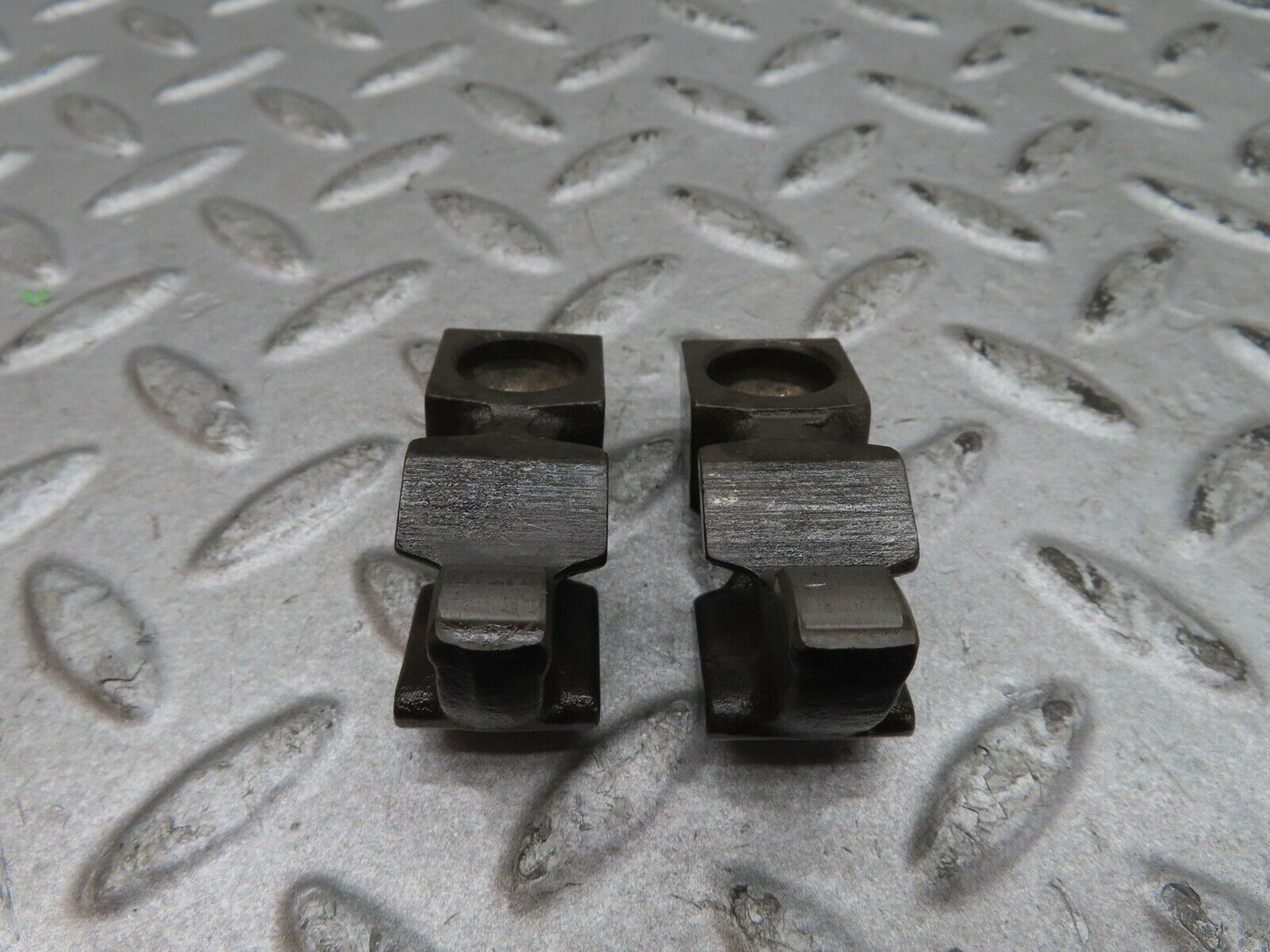 17864 Mercedes-Benz W116 450SEL Valve Rocker Arm