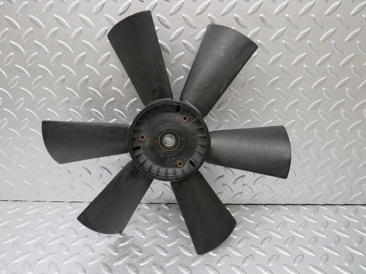 33741 Mercedes-Benz W201 190E Engine Cooling Fan 1022050506