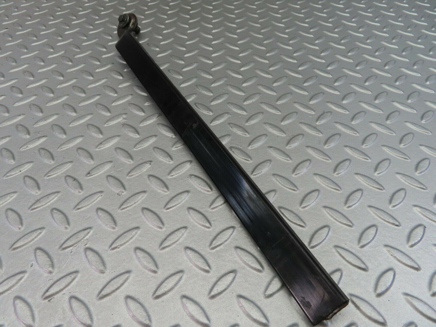 7345 Mercedes-Benz W116 450SE Seat Belt Runner Right