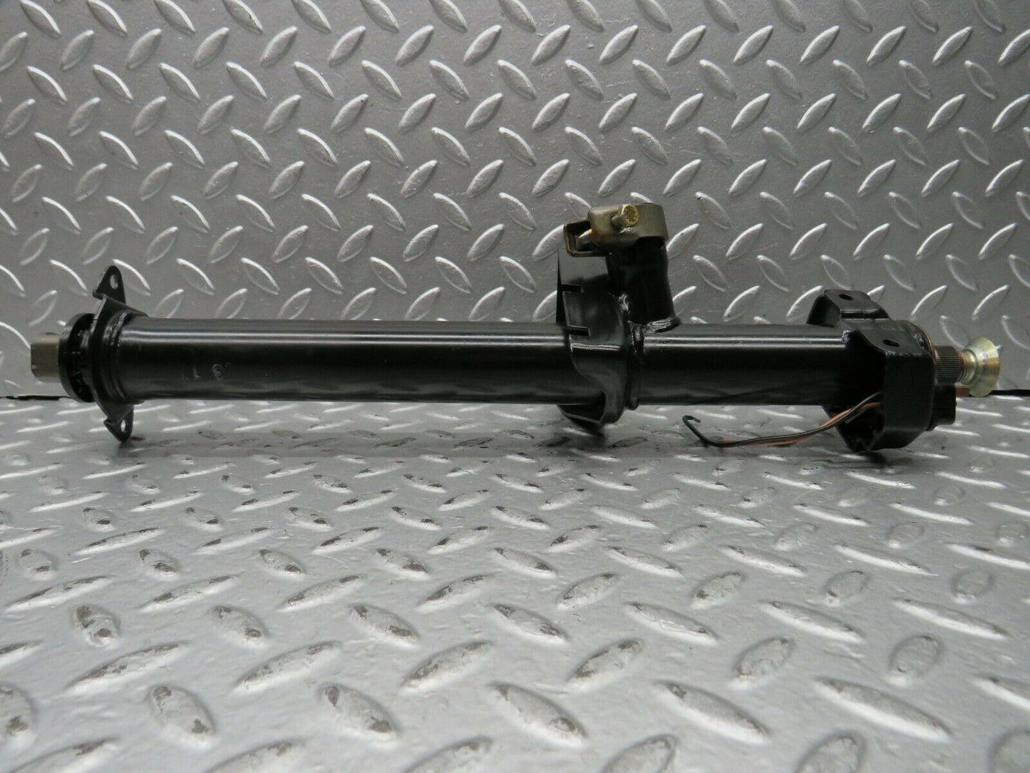22070 Mercedes-Benz S123 280TE Wagon Steering Column