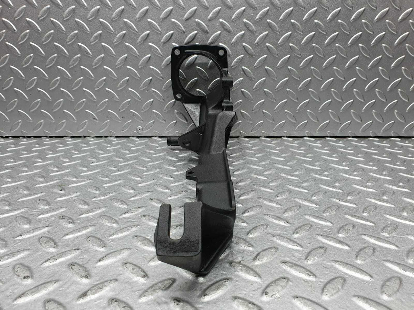 0110 Mercedes-Benz C107 350 SLC Brake Pedal Bracket 1072941101