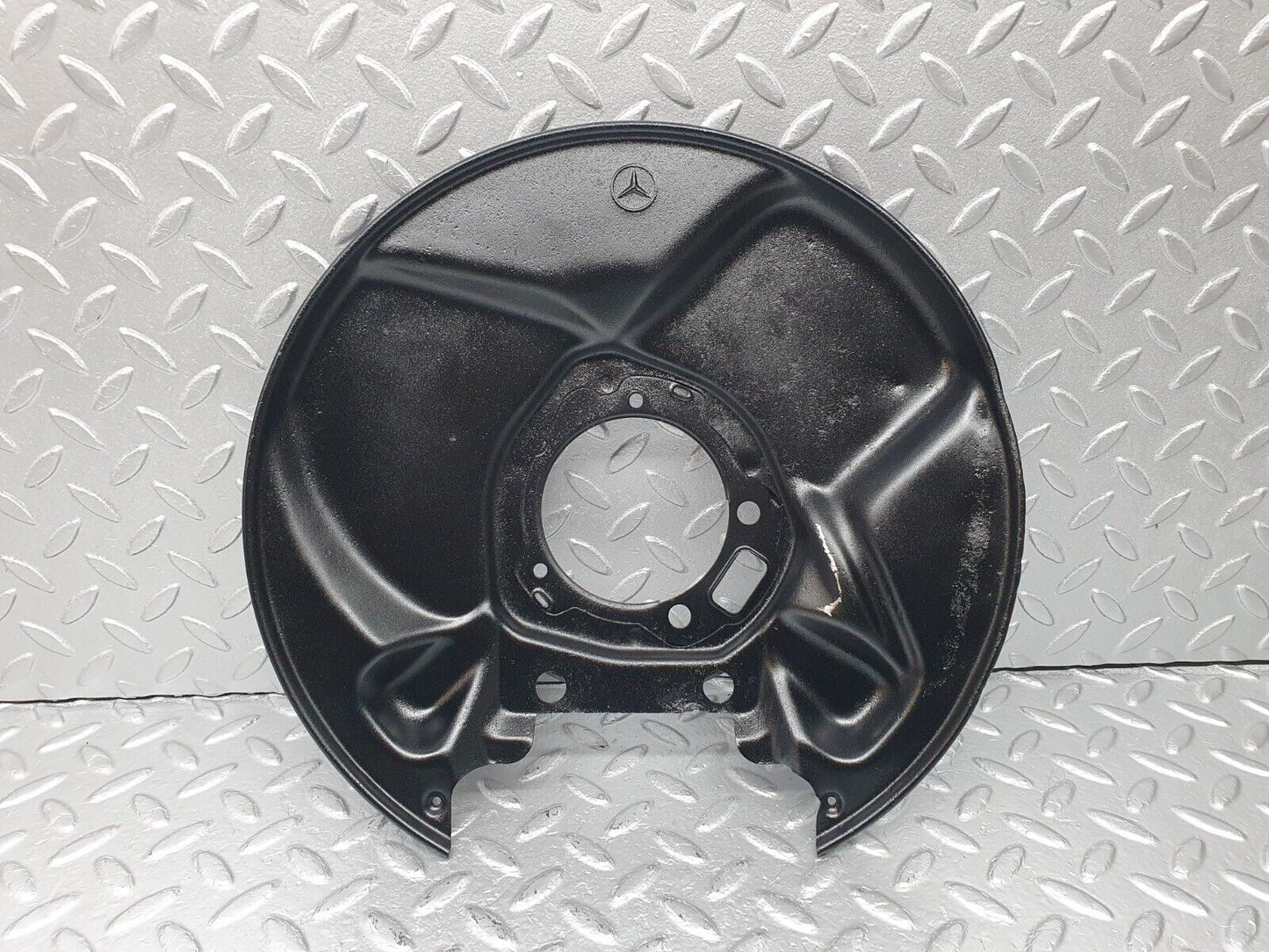 40717 Mercedes-Benz W123 300D Rear Left Brake Disc Protection Plate