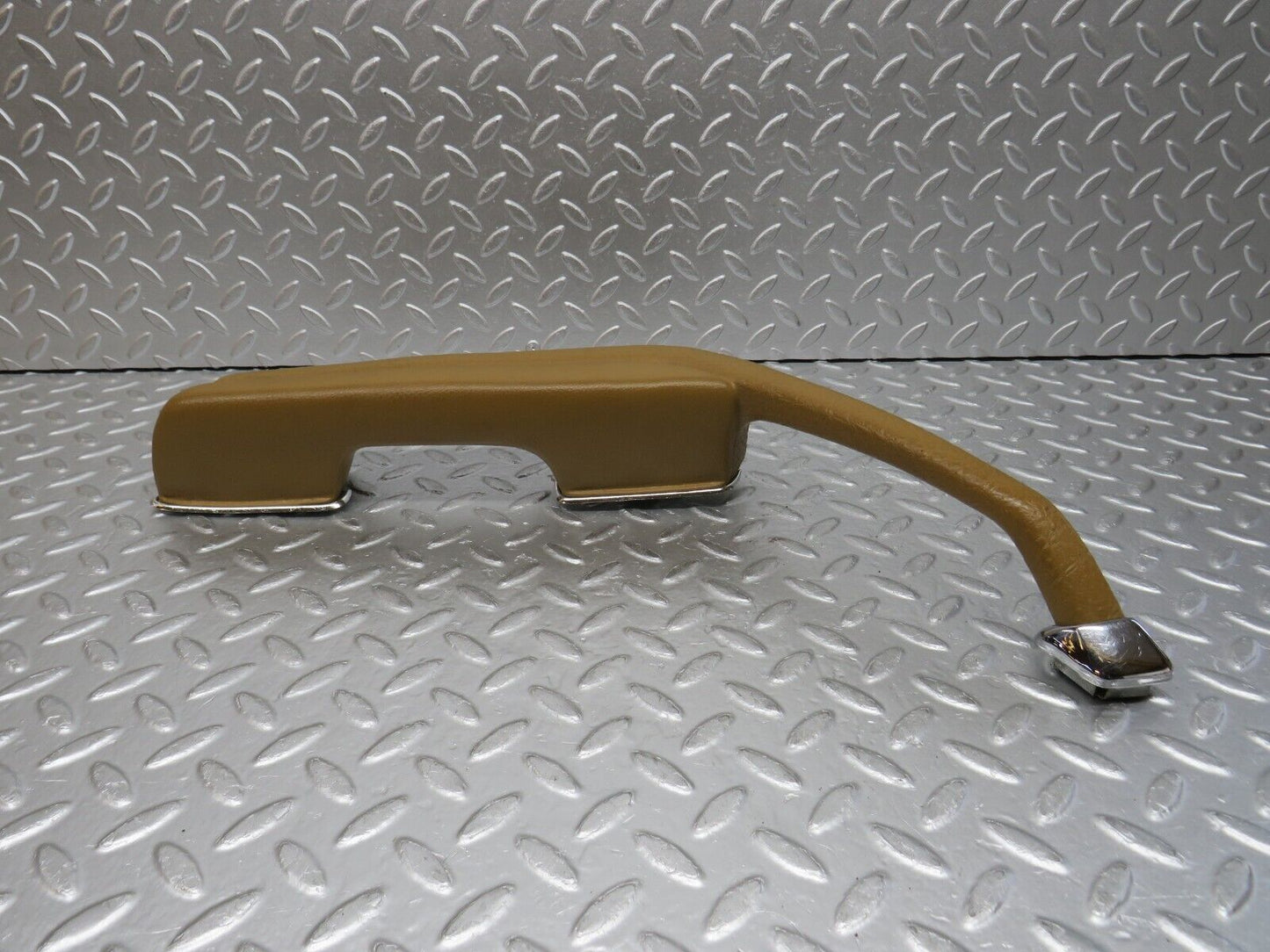 0652 Mercedes-Benz C107 350SLC Coupe Interior Door Handle Right