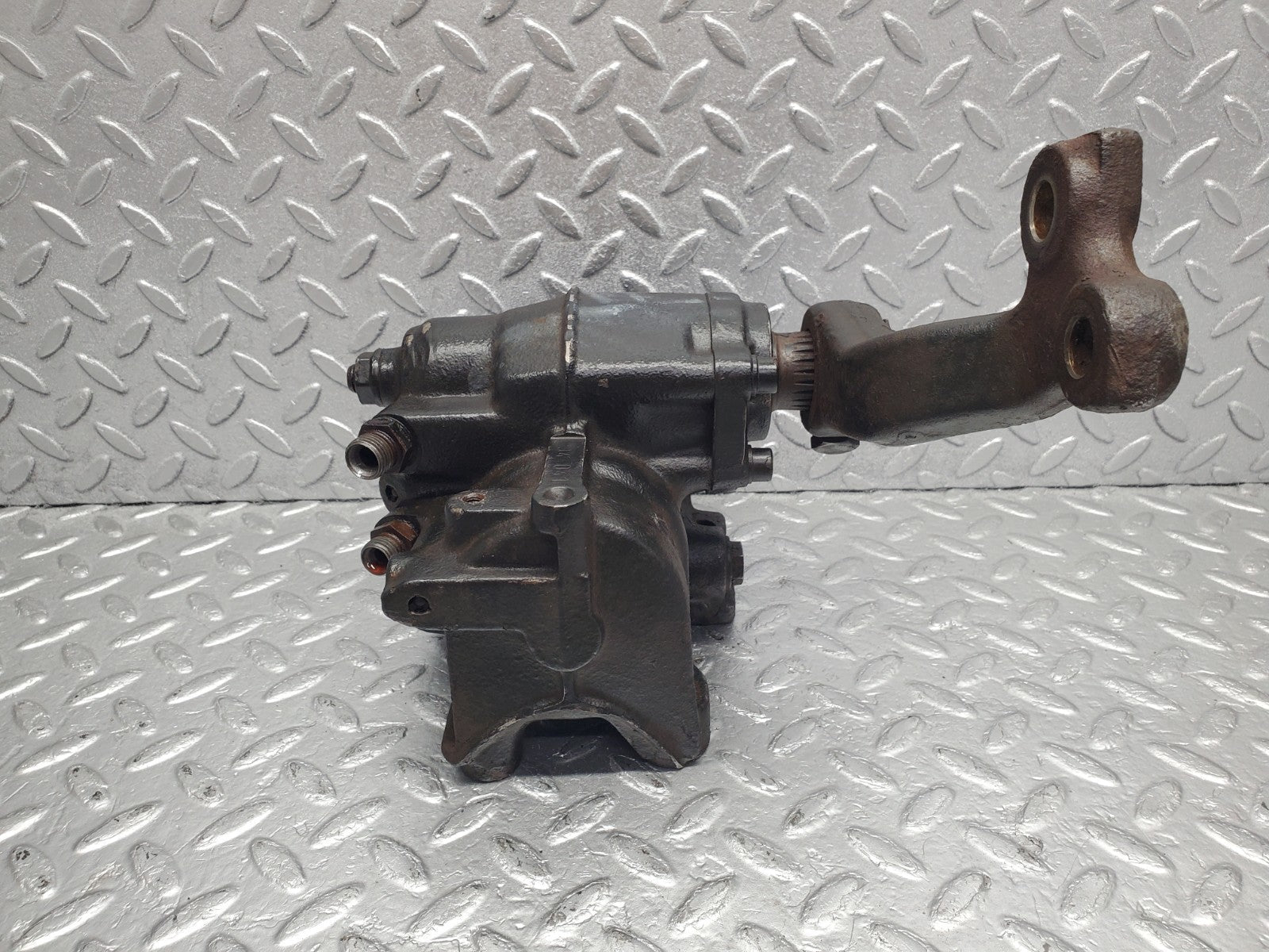 W124 Wagon steering box steering rack used OEM