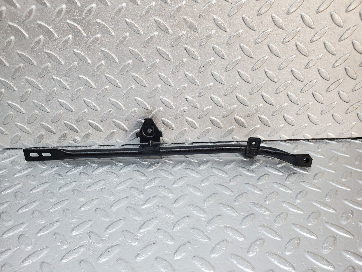 45934 Mercedes-Benz W126 420SE Horn Bracket