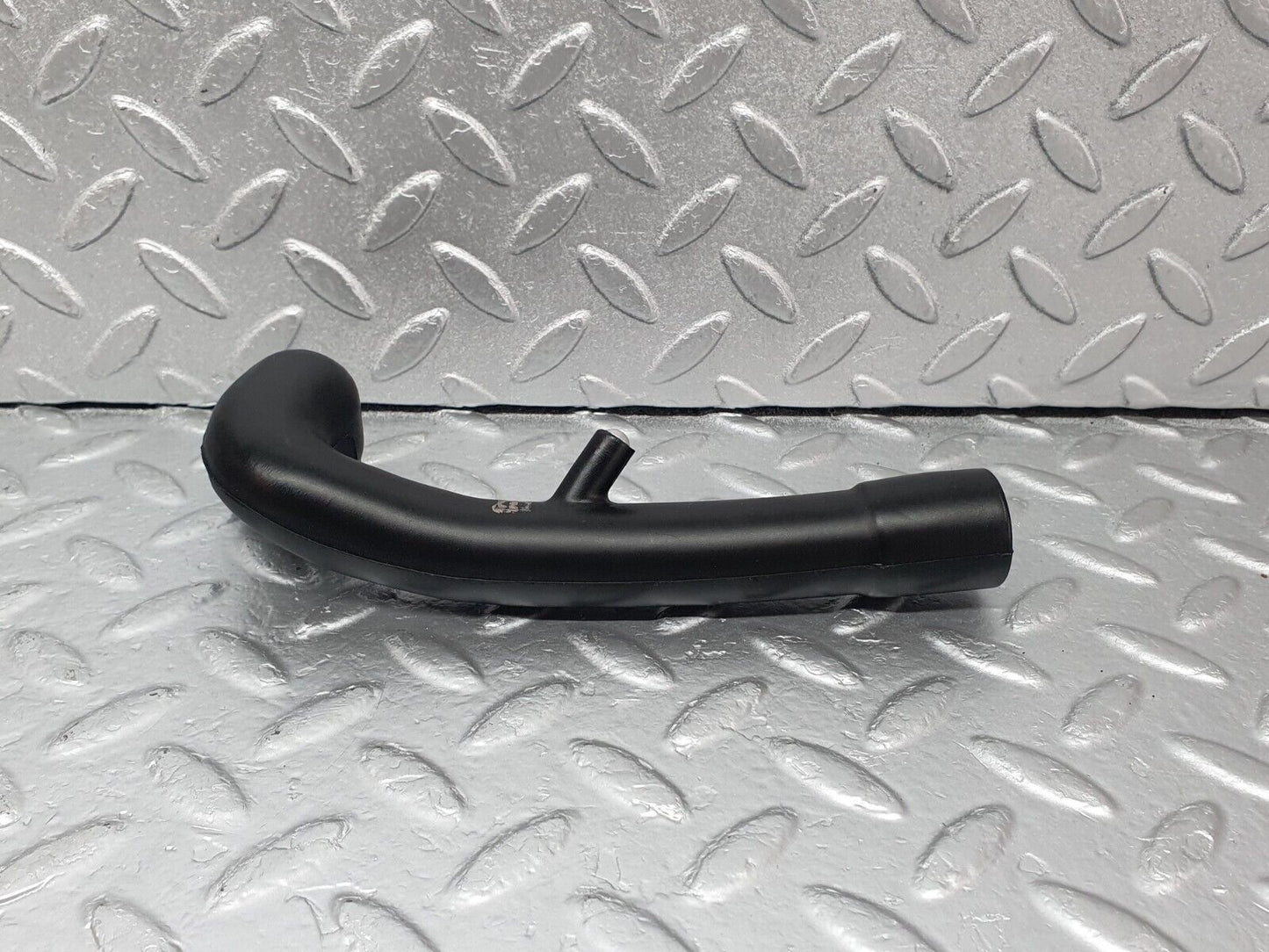 43666 Mercedes-Benz C126 380SEC Coupe Crankcase Breather Hose Pipe 1160940791