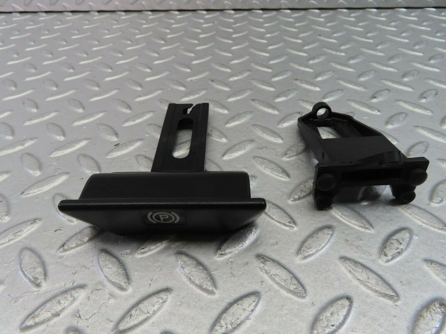 9362 Mercedes-Benz C124 300CE Coupe Parking Brake Release Handle 1244270120