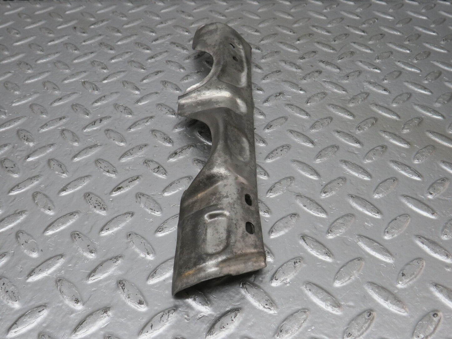 33114 Mercedes-Benz W126 420 V8 M117 Exhaust Manifold Heat Shield