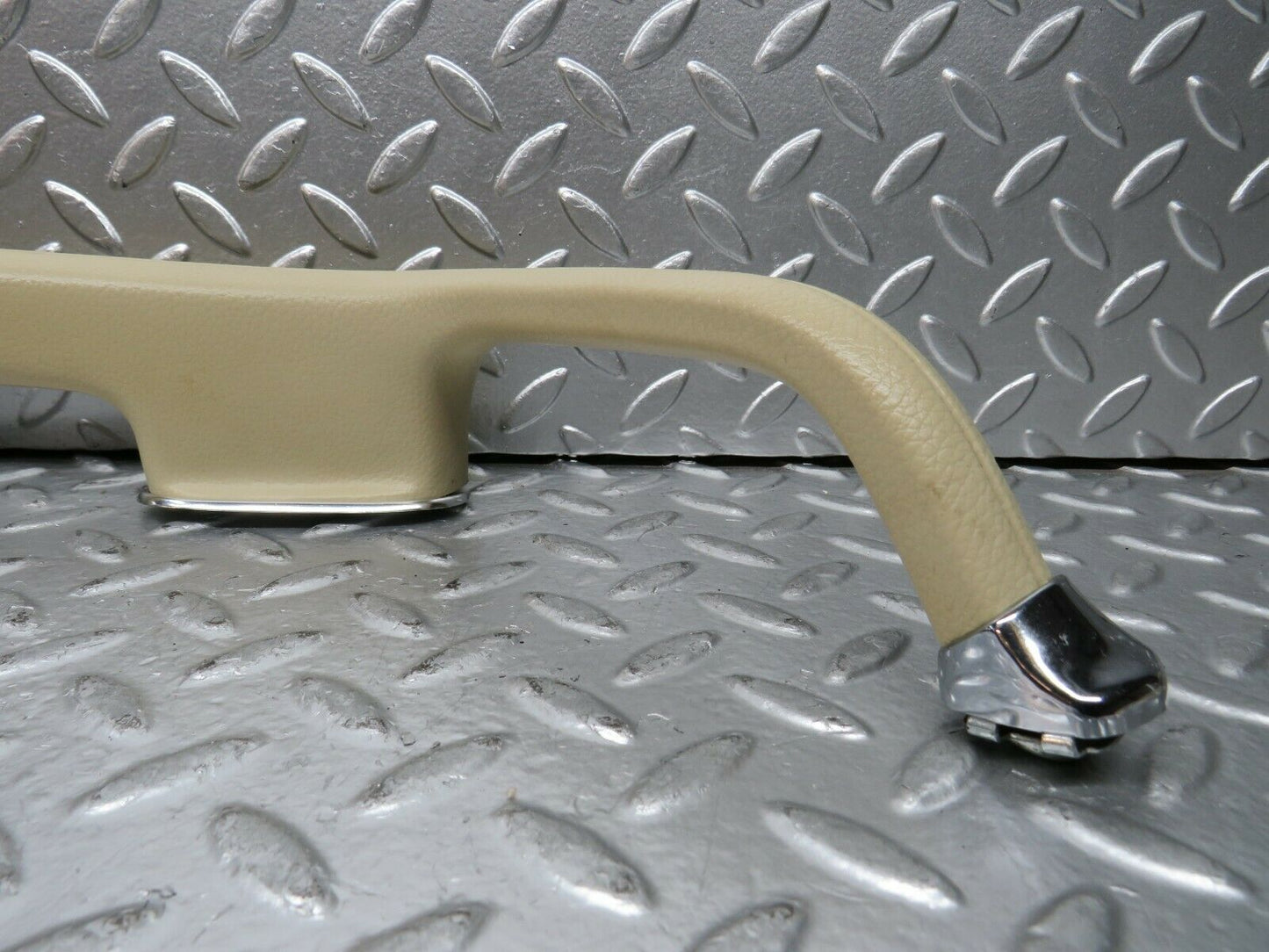 23439 Mercedes-Benz W114 280E Rear Right Interior Door Handle Cream
