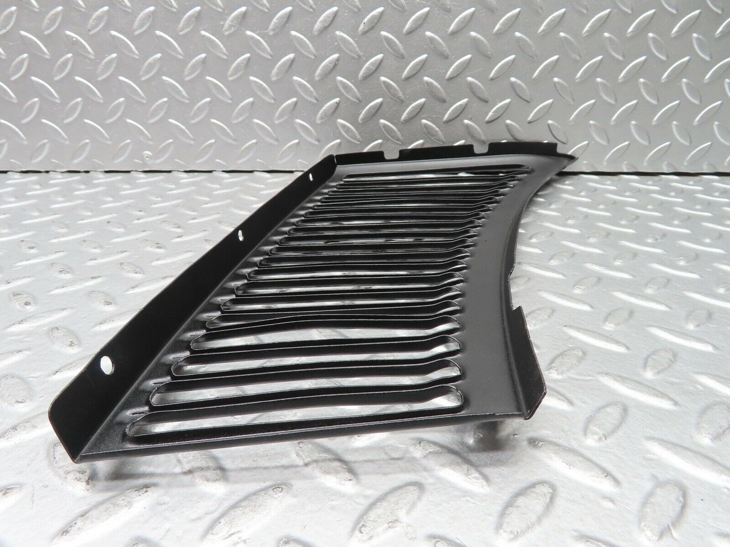 20864 Mercedes-Benz R107 450SL Air Intake Grill Left Side