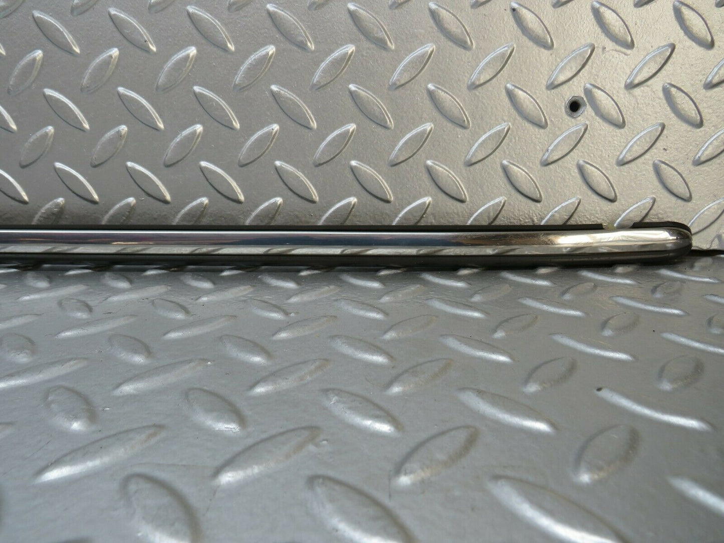 23638 Mercedes-Benz W114 280E Front Right Fender Wing Centre Moulding Trim