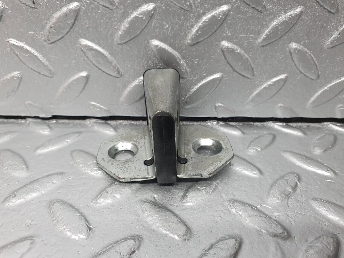 41952 Mercedes-Benz W202 C200 Door Lock Latch
