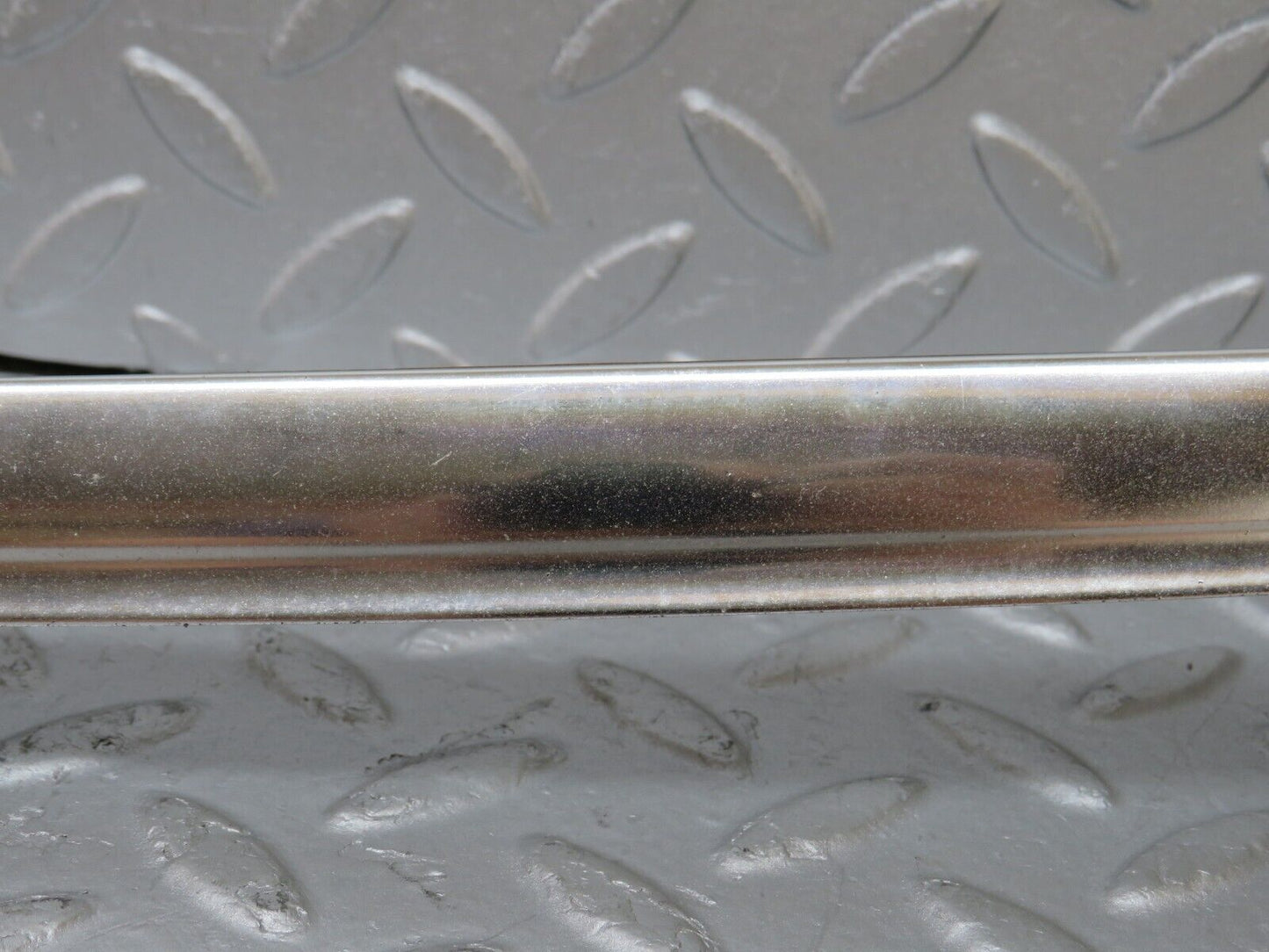 36311 Mercedes-Benz W126 420SE Front Windscreen Top Chrome Frame Trim