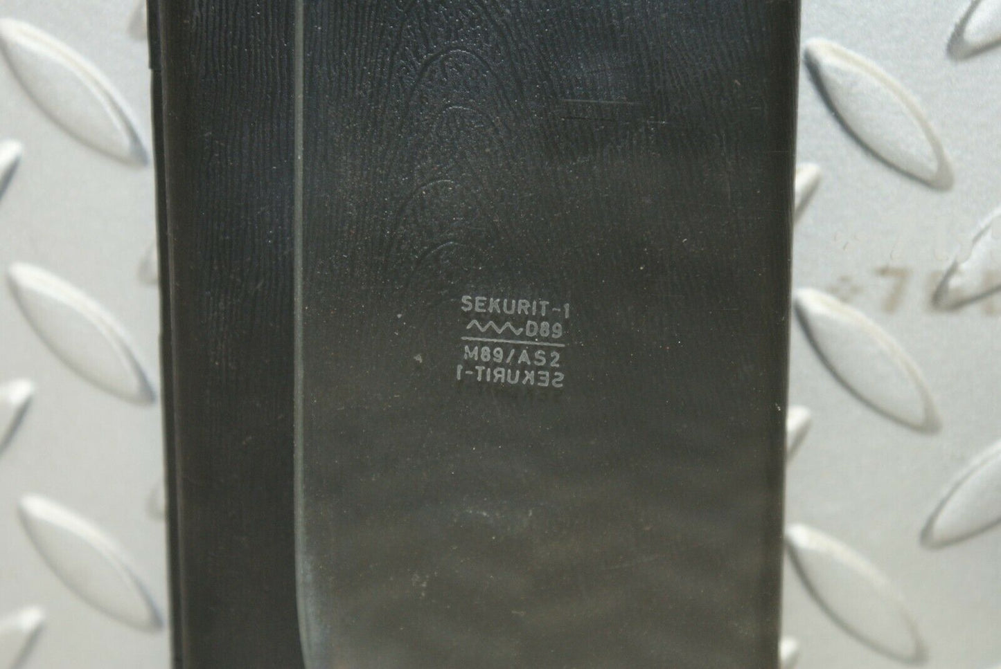 3098 Mercedes-Benz W115 220D Rear Right Door Window Glass