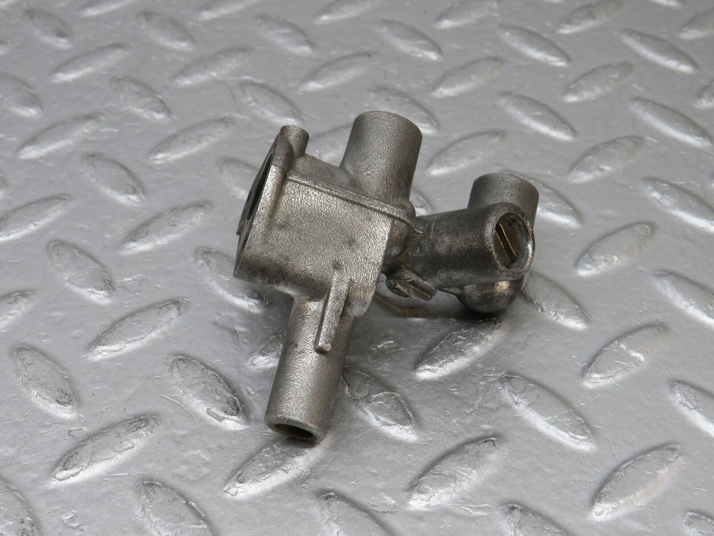 36580 Mercedes-Benz W201 190E 2.0L Idle Control Valve 1020941212