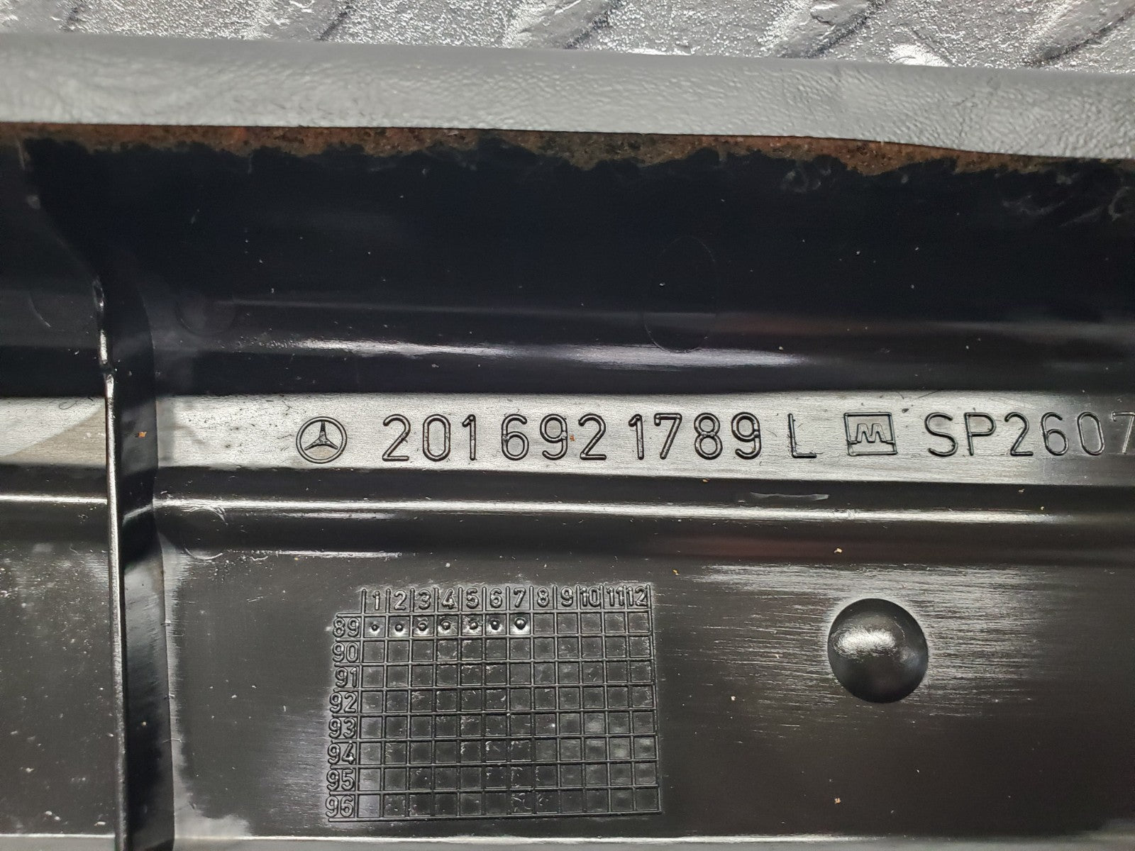 W201 Baby Benz b pillar cover left used OEM