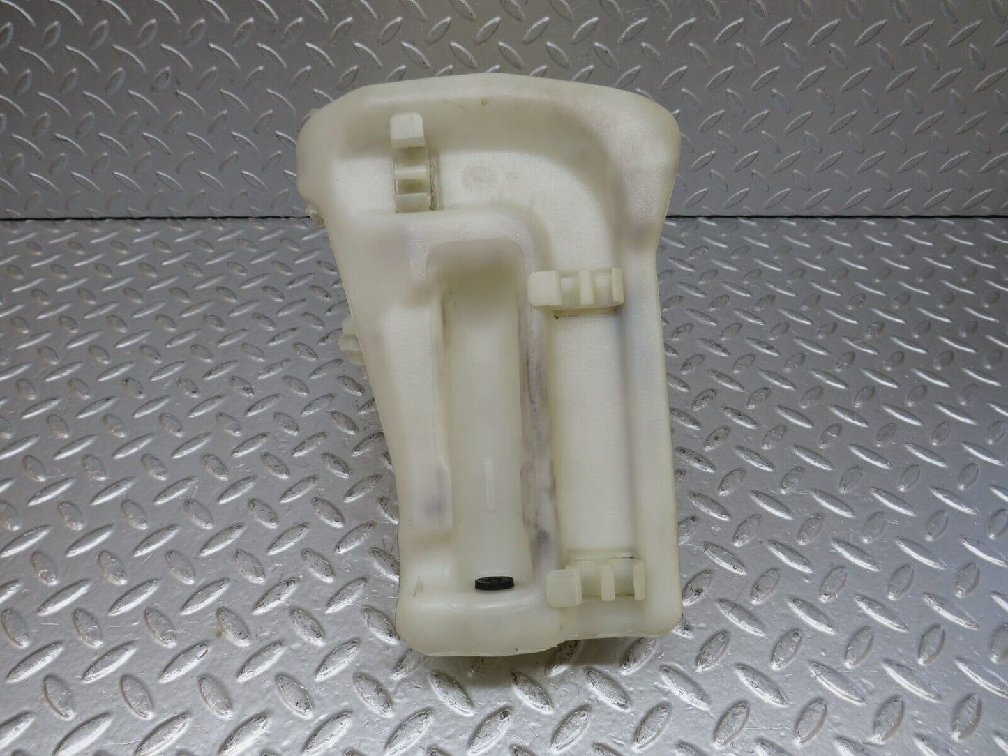33524 Mercedes-Benz W202 C180 Windscreen Washer Fluid Reservoir 2028690020