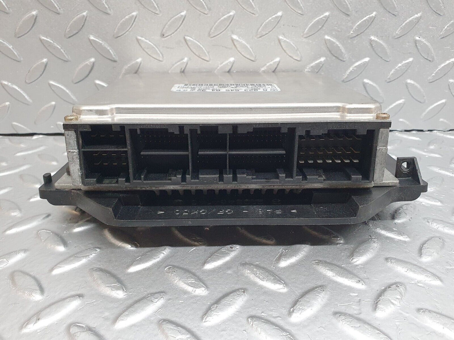 41927 Mercedes-Benz W202 C200 Engine Control Unit ECU Bosch 0235458432