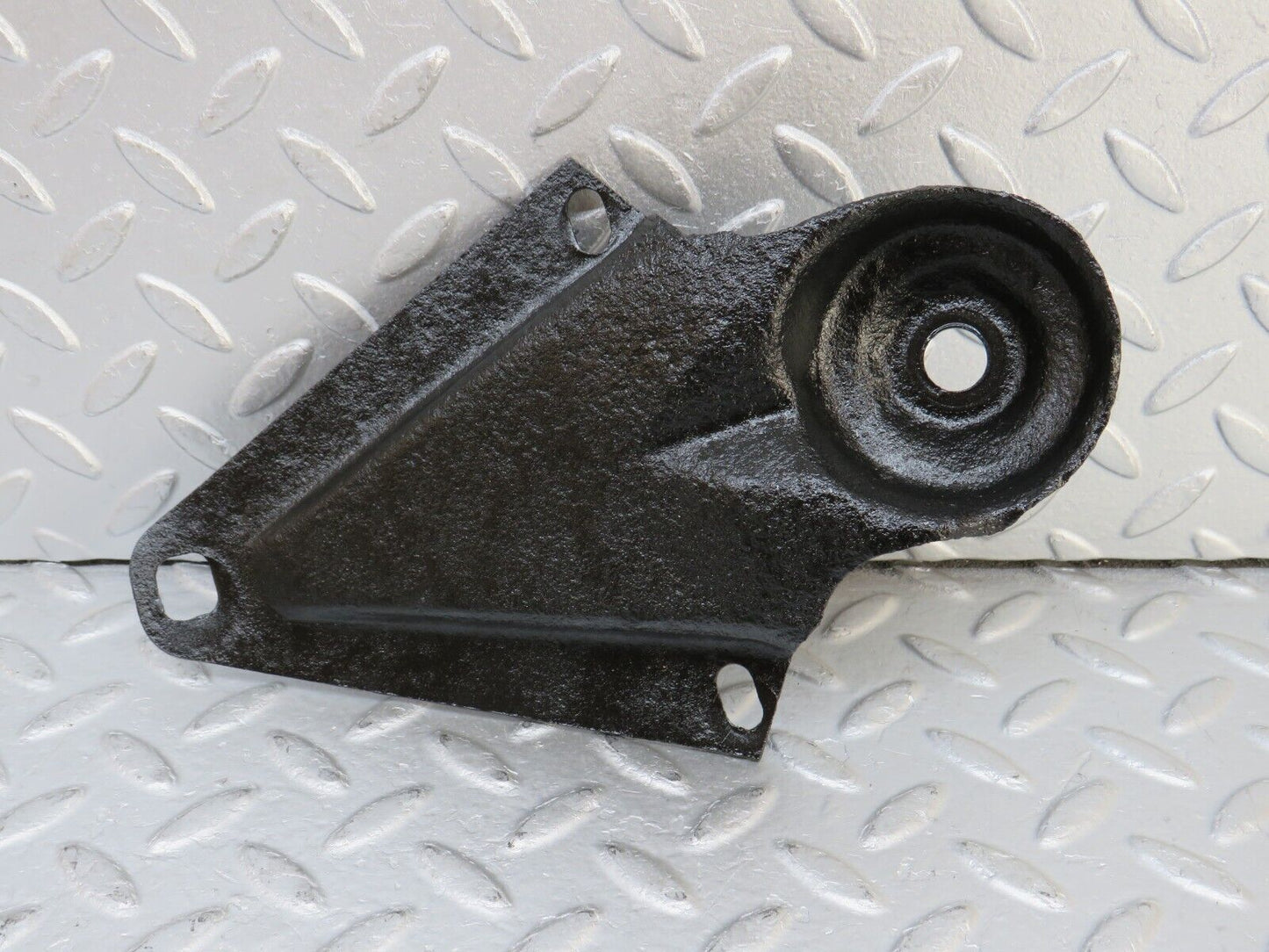 35786 Mercedes-Benz W108 Rear Suspension Axle Mounting Bracket