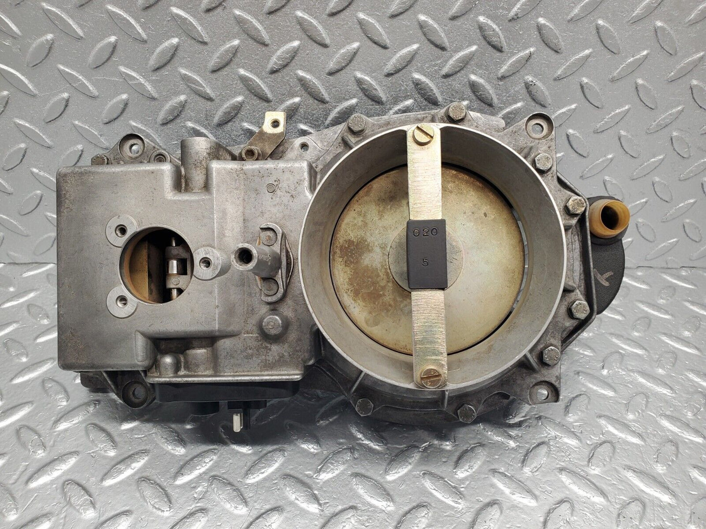 46023 Mercedes-Benz W126 420SE Air Flow Mass Meter Sensor Bosch 0438121037 1161400618