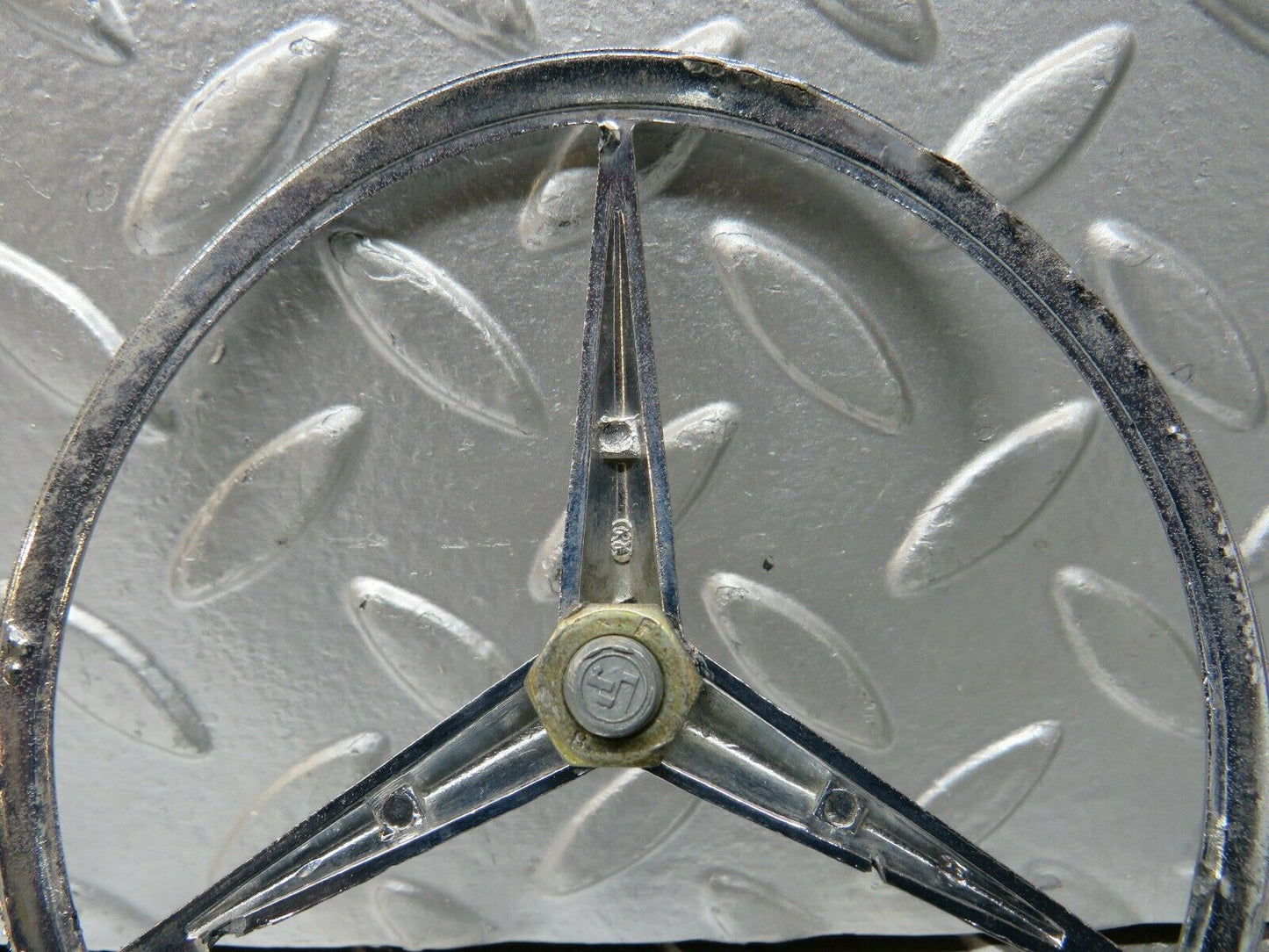 23255 Mercedes-Benz W116 350SE Trunk Badge Emblem