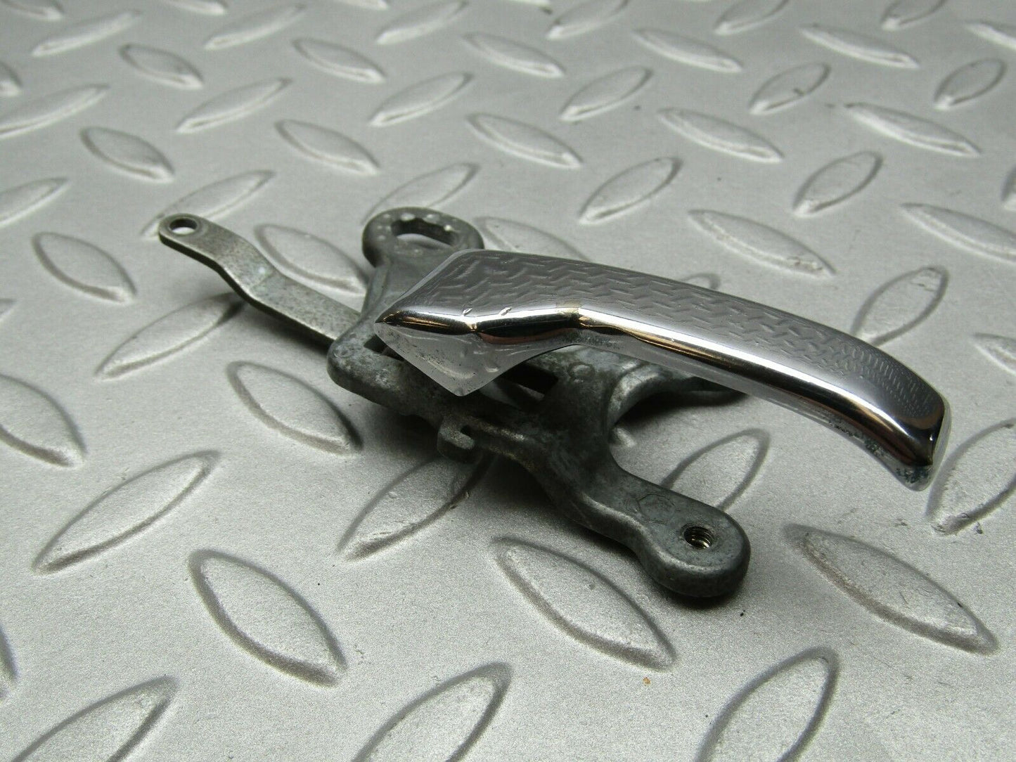 3302 Mercedes-Benz W108 280SE Chrome Door Handle Right 1157660419