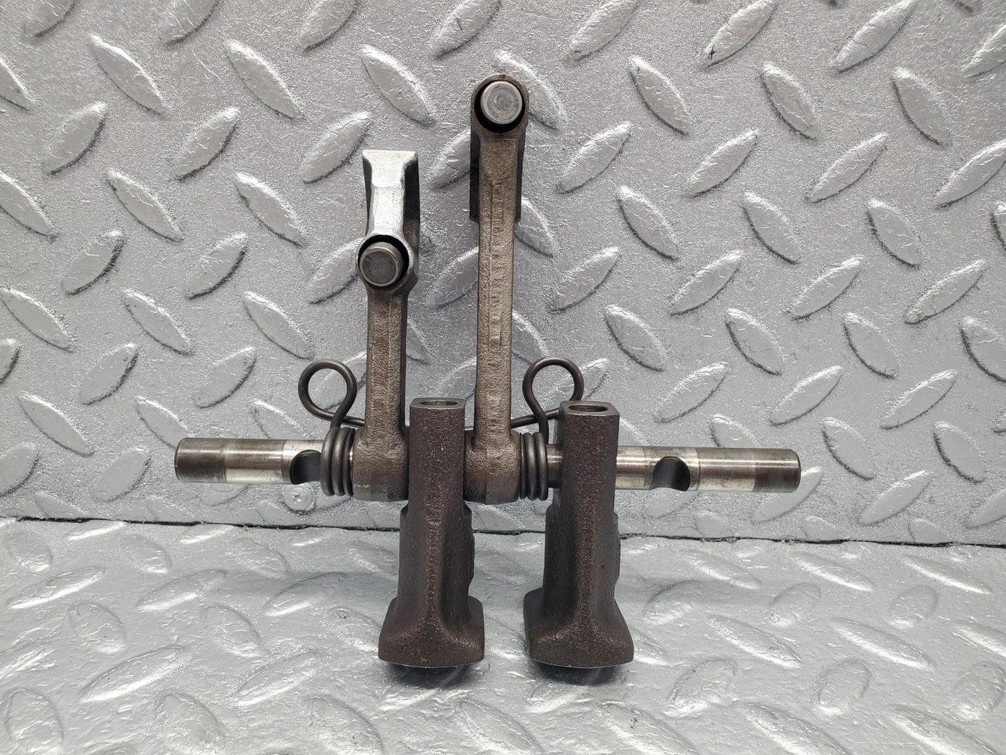 W112 rocker arm support arm shaft used OEM