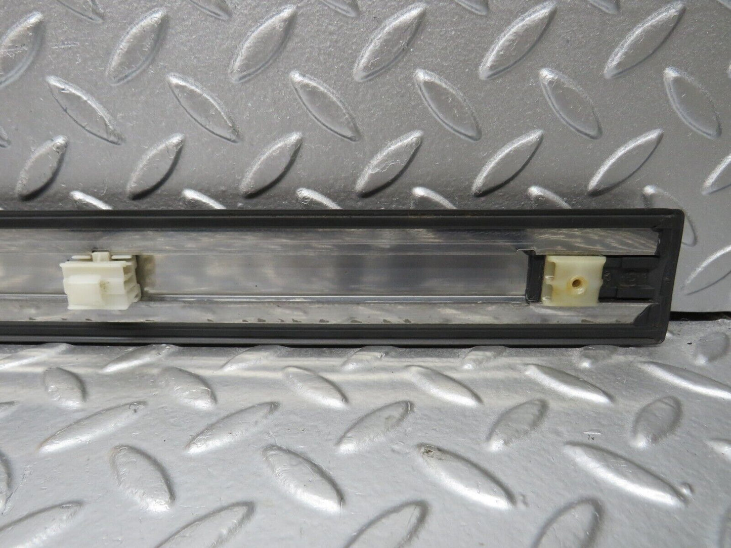 33957 Mercedes-Benz W124 260E Rear Right Door Centre Moulding Trim
