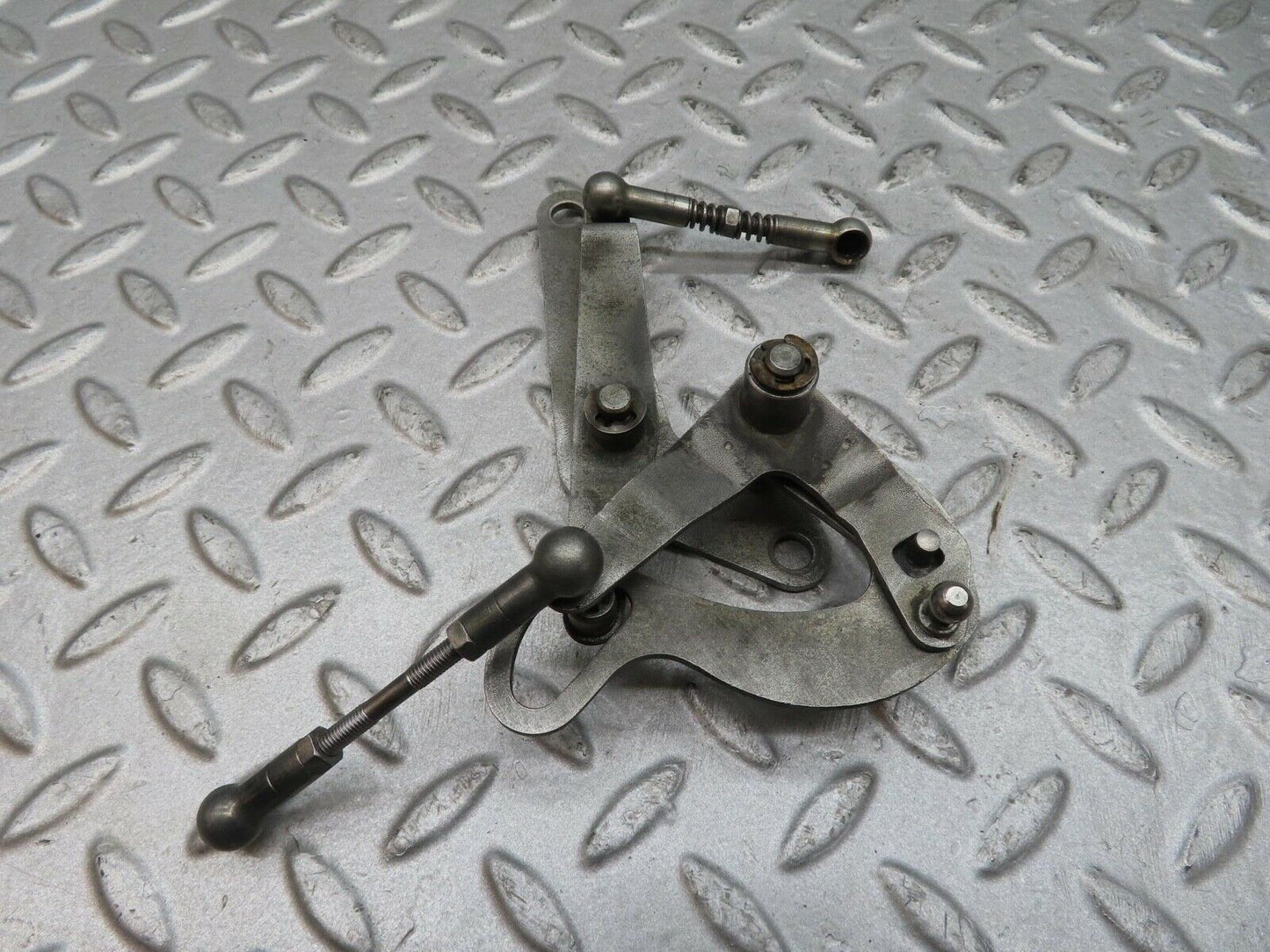 12470 Mercedes-Benz W108 280SE 3.5 Throttle Linkage