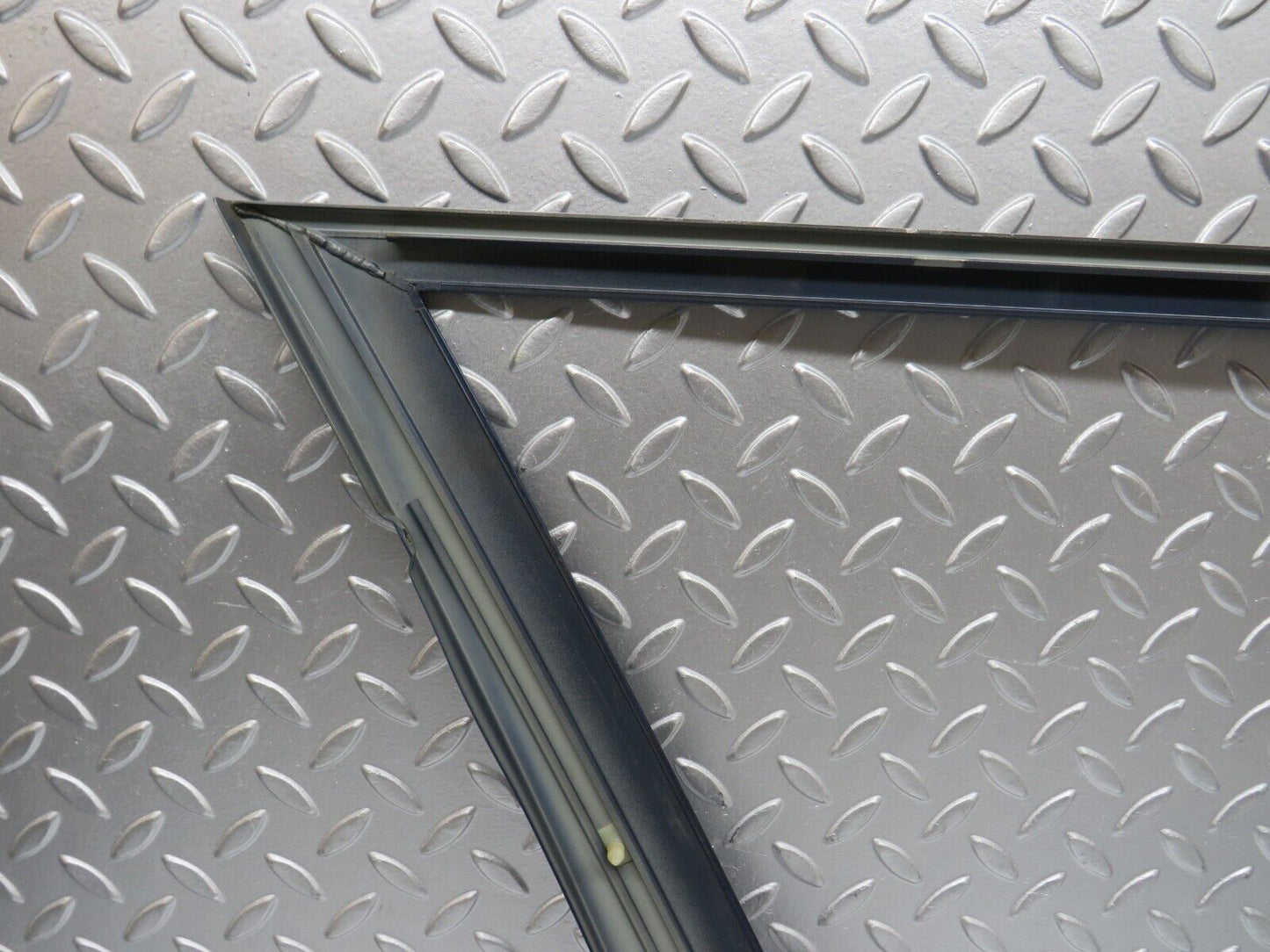 31183 Mercedes-Benz S124 220TE Wagon Front Right Door Exterior Frame Trim