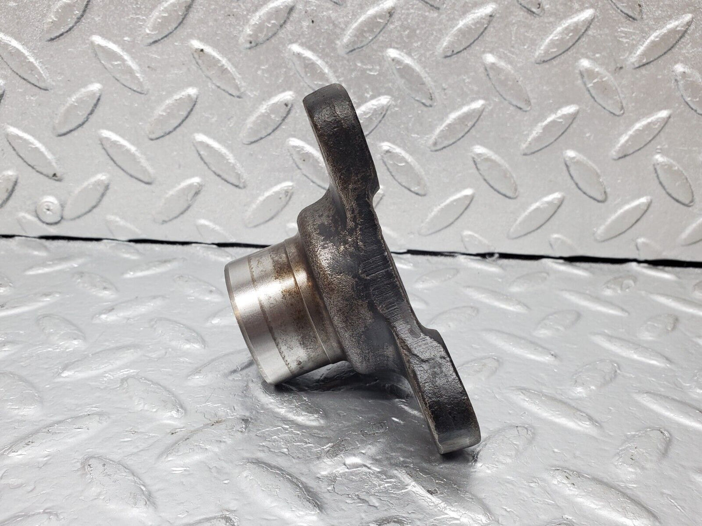 44564 Mercedes-Benz W123 280E Automatic Gearbox Rear Flange 722.309