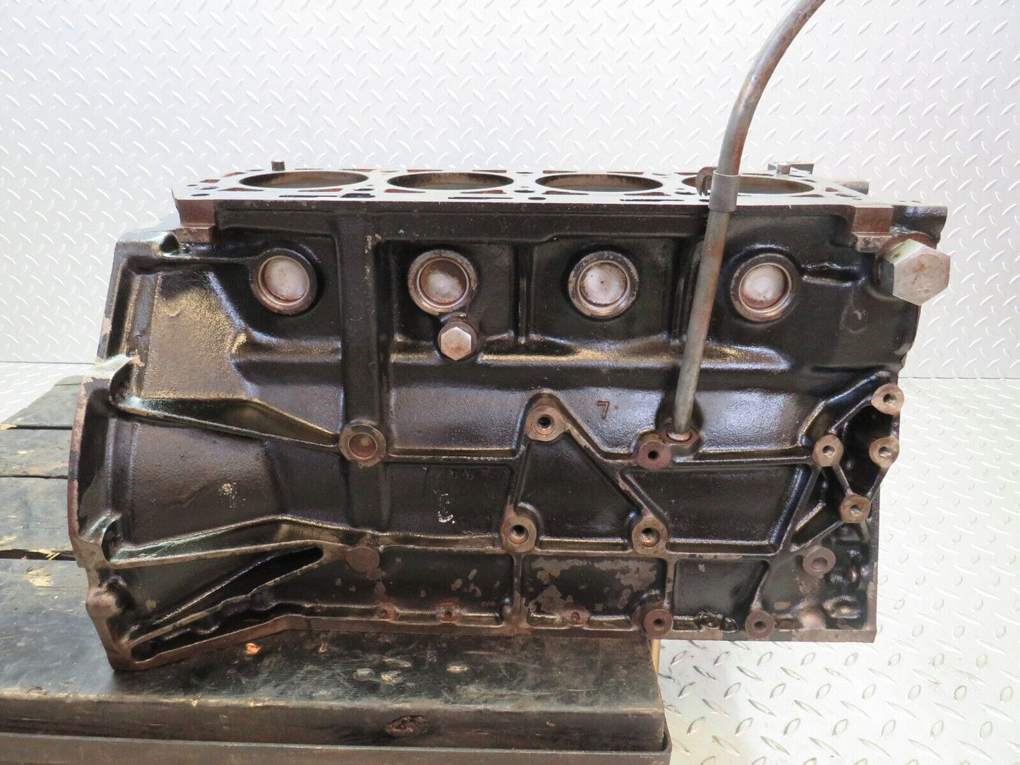 26094 Mercedes-Benz W123 200 Engine Block 1020110501 M102.920