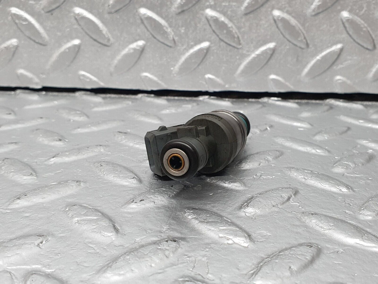 42371 Mercedes-Benz R129 320SL Coupe Fuel Injector Bosch 0000787323 0280155209