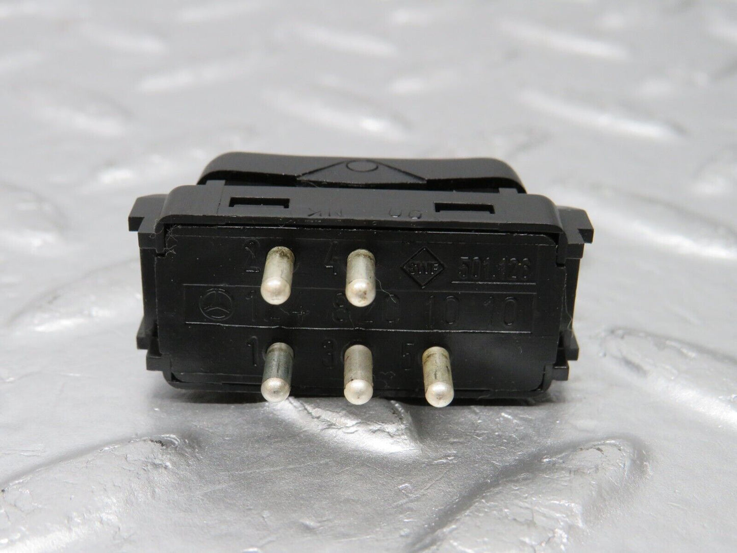 34056 Mercedes-Benz W124 260E Rear Windscreen Defroster Switch 1248201010