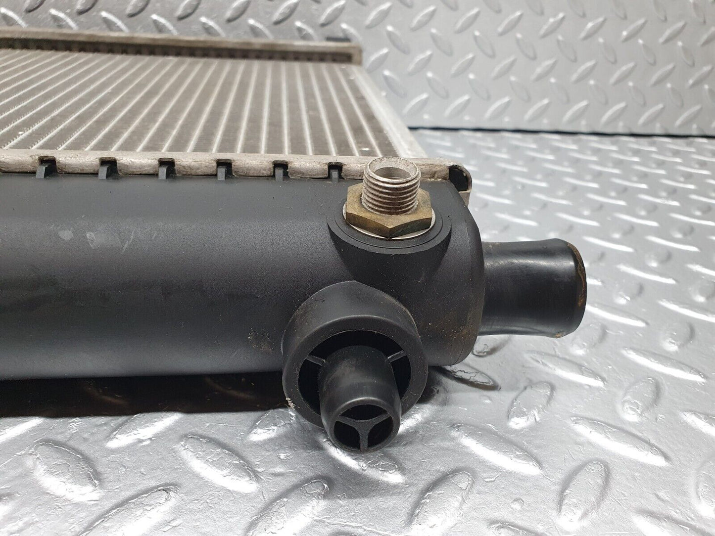41399 Mercedes-Benz W124 200E Engine Coolant Radiator